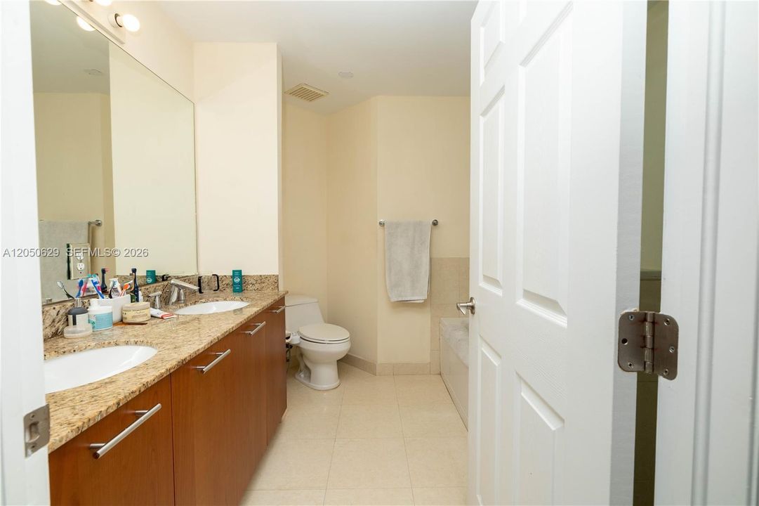 En Venta: $739,000 (3 camas, 2 baños, 1797 Pies cuadrados)