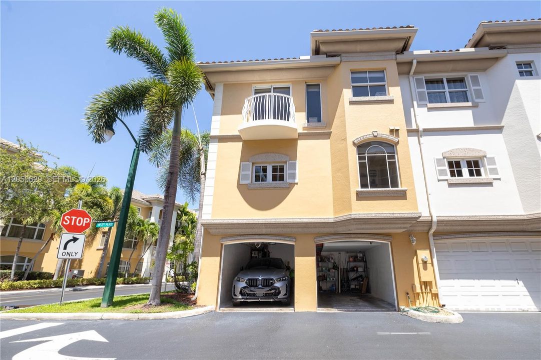 En Venta: $739,000 (3 camas, 2 baños, 1797 Pies cuadrados)