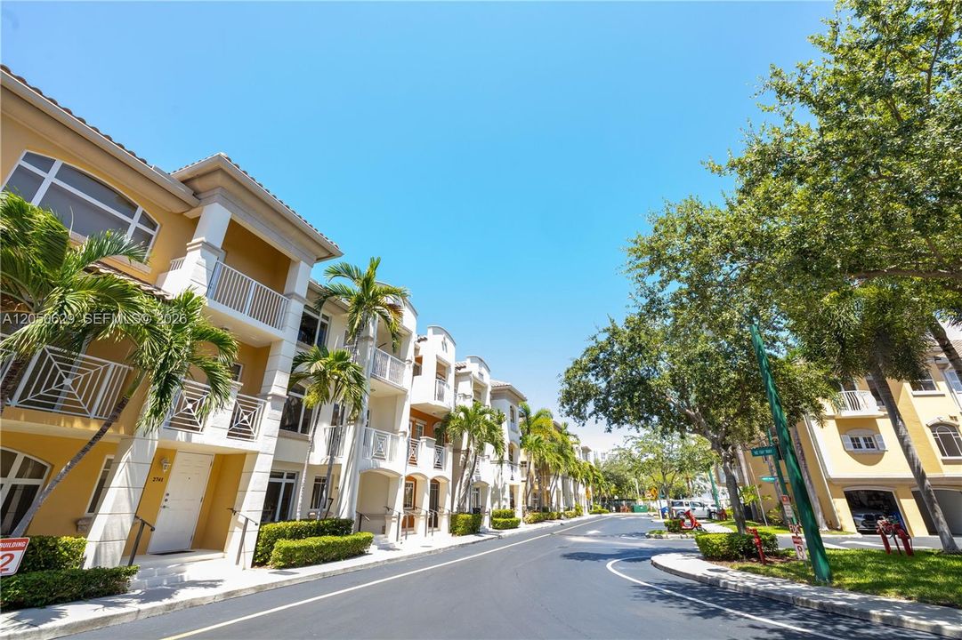 En Venta: $739,000 (3 camas, 2 baños, 1797 Pies cuadrados)