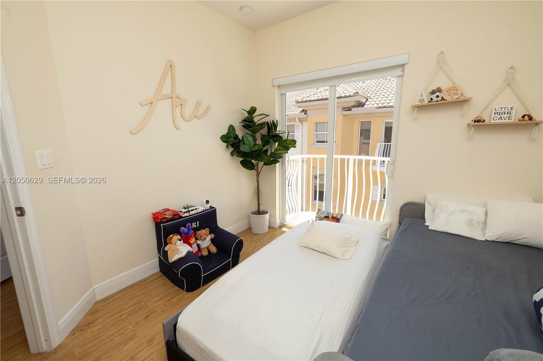 En Venta: $739,000 (3 camas, 2 baños, 1797 Pies cuadrados)