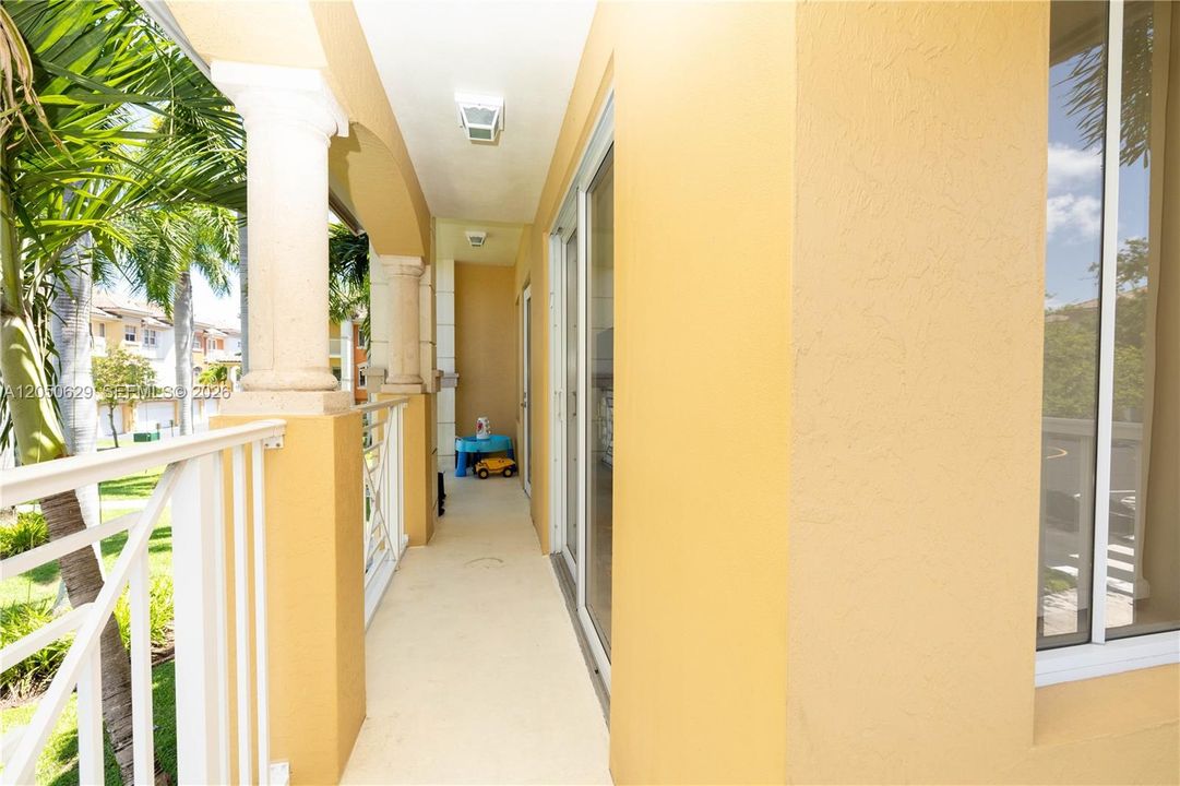 En Venta: $739,000 (3 camas, 2 baños, 1797 Pies cuadrados)