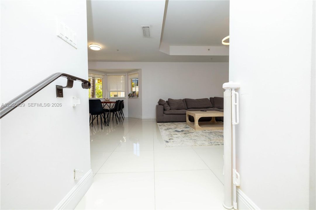 En Venta: $739,000 (3 camas, 2 baños, 1797 Pies cuadrados)