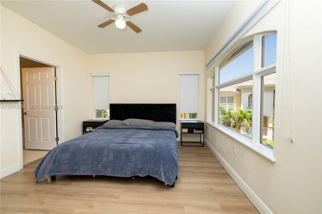 En Venta: $739,000 (3 camas, 2 baños, 1797 Pies cuadrados)