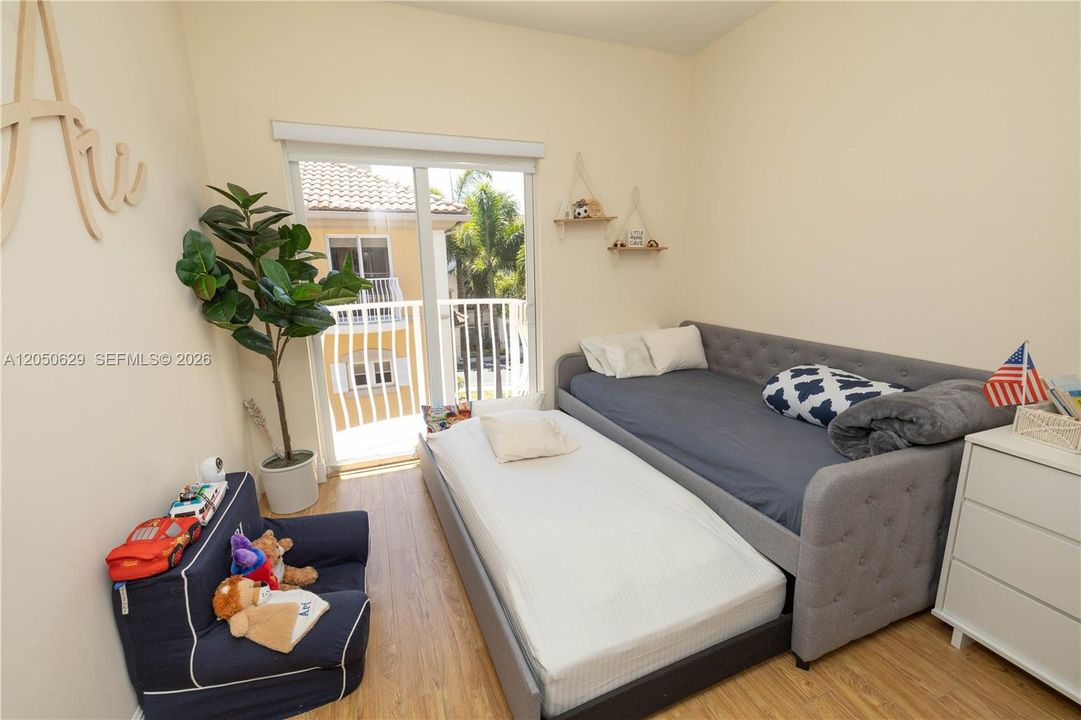 En Venta: $739,000 (3 camas, 2 baños, 1797 Pies cuadrados)