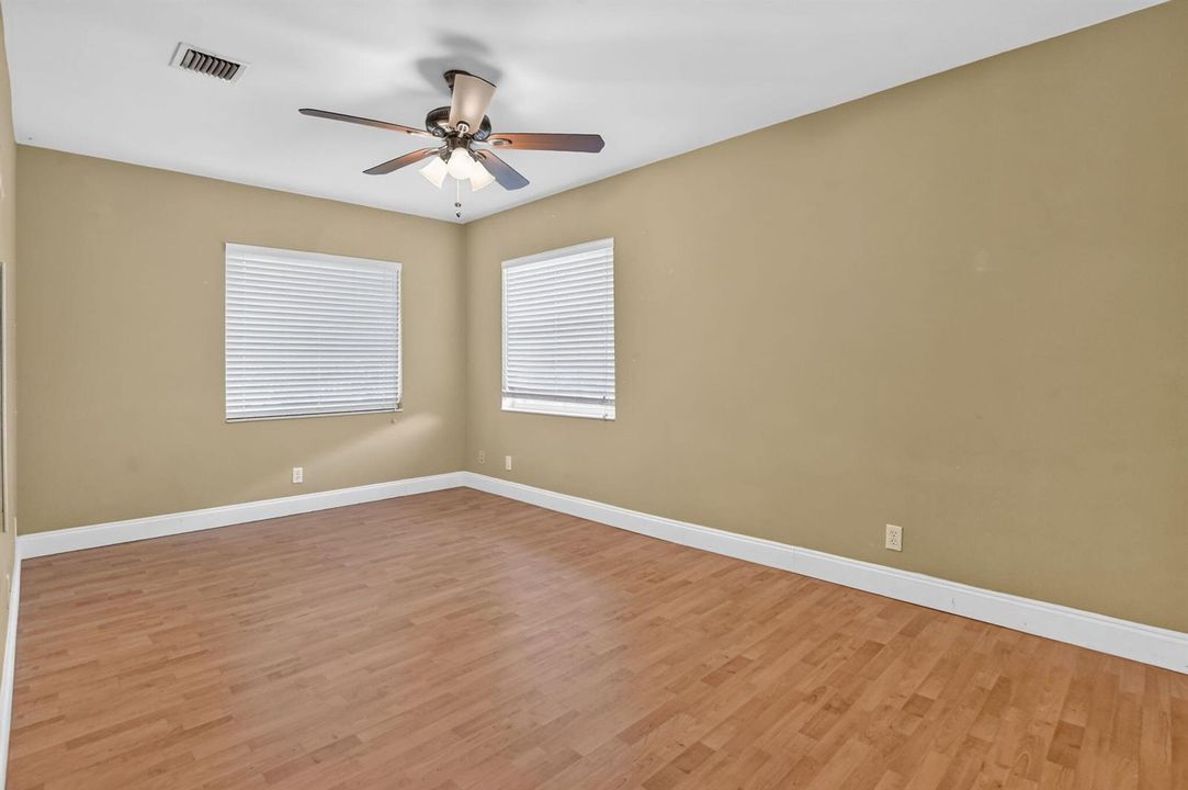 Guest bedroom 2