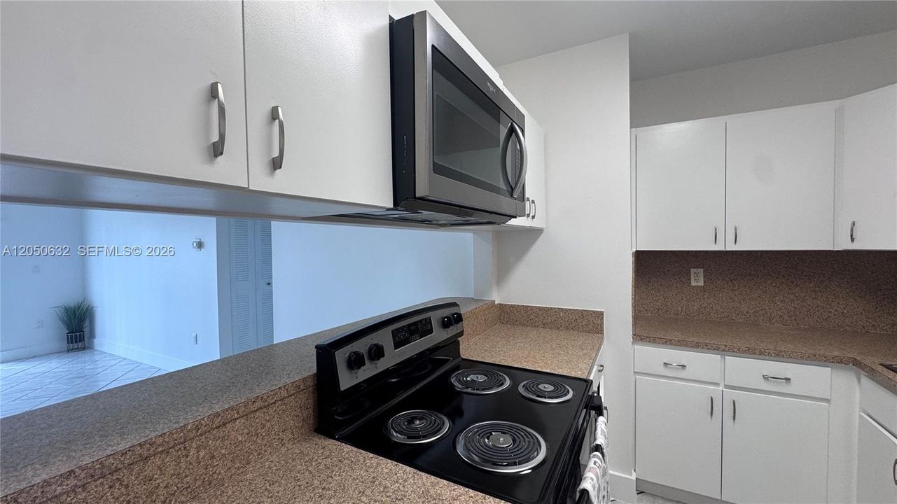 В аренду: $1,950 (2 спален, 1 ванн, 725 Квадратных фут)