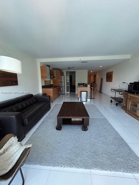 В аренду: $2,650 (0 спален, 1 ванн, 779 Квадратных фут)