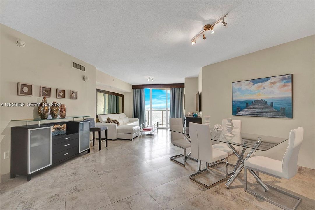 For Sale: $759,000 (1 beds, 2 baths, 1000 Square Feet)