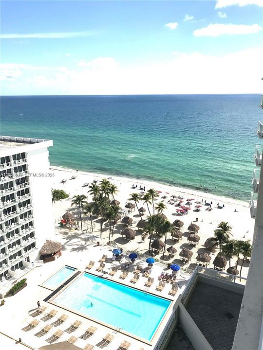 For Sale: $759,000 (1 beds, 2 baths, 1000 Square Feet)