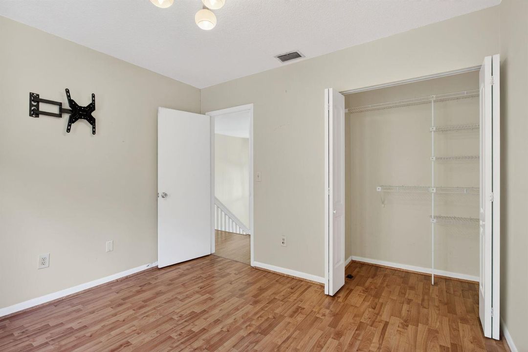35-web-or-mls-9812 interiors-4545