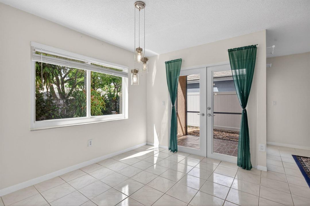 19-web-or-mls-9812 interiors-4449