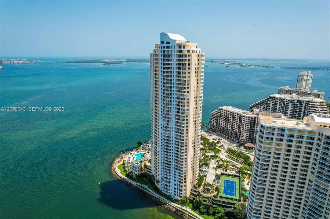 На продажу: $2,950,000 (3 спален, 2 ванн, 2353 Квадратных фут)