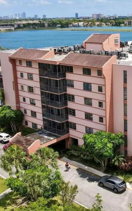 На продажу: $280,000 (2 спален, 2 ванн, 1596 Квадратных фут)