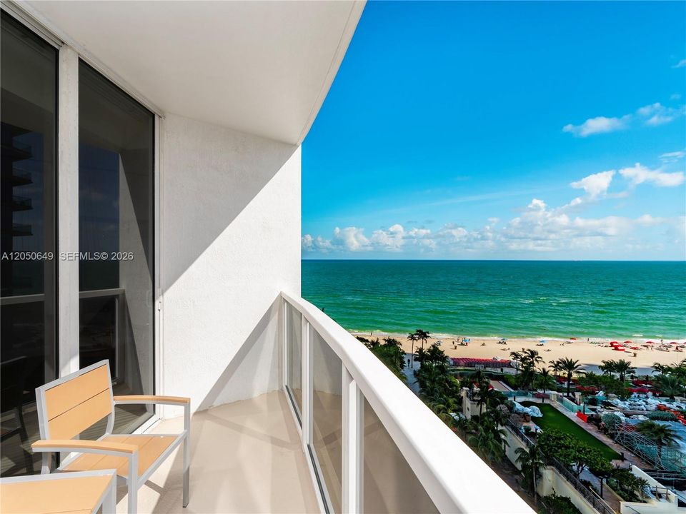 For Sale: $595,000 (1 beds, 1 baths, 1021 Square Feet)