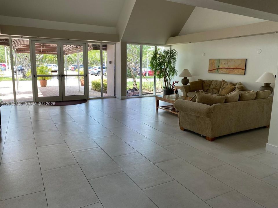 Recently Rented: $2,450 (2 beds, 2 baths, 1106 Square Feet)