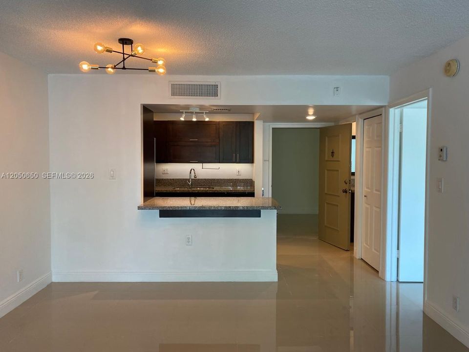 Recently Rented: $2,450 (2 beds, 2 baths, 1106 Square Feet)