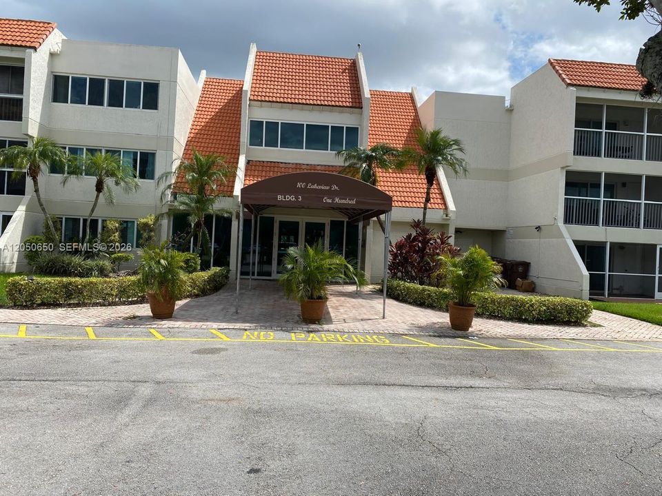 Recently Rented: $2,450 (2 beds, 2 baths, 1106 Square Feet)