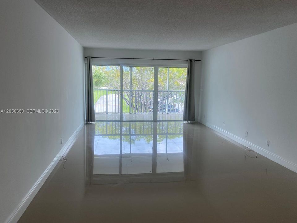 Recently Rented: $2,450 (2 beds, 2 baths, 1106 Square Feet)