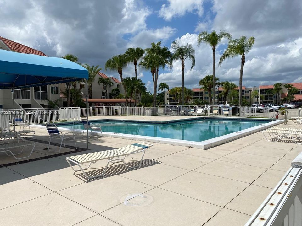 Recently Rented: $2,450 (2 beds, 2 baths, 1106 Square Feet)