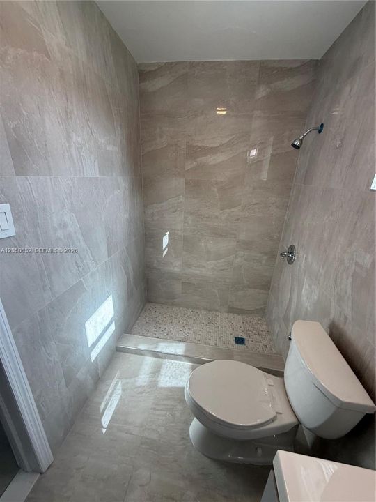 Master-Bathroom