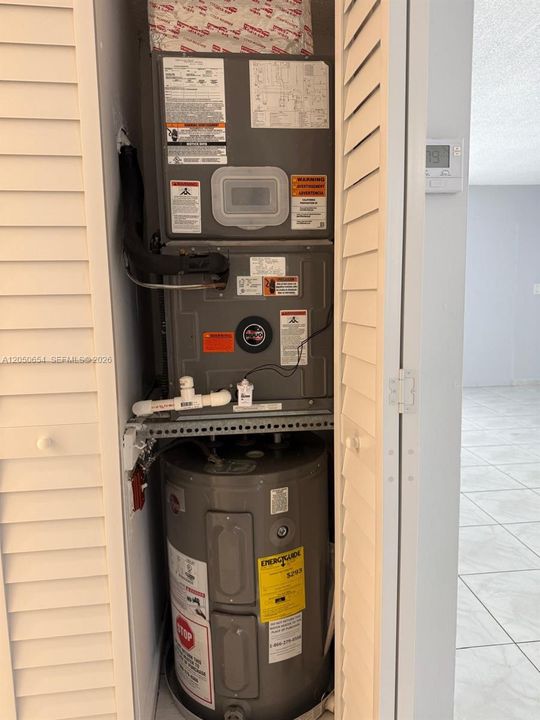 En Venta: $265,000 (2 camas, 2 baños, 925 Pies cuadrados)