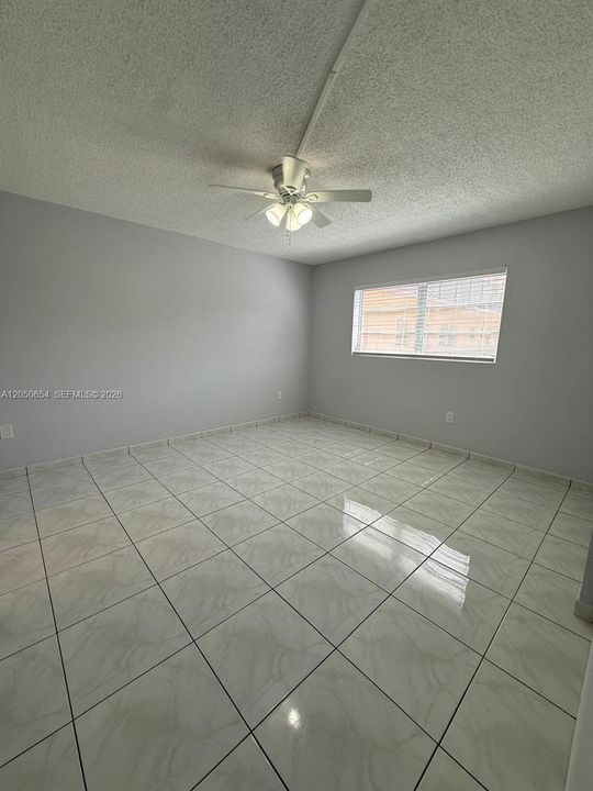 En Venta: $265,000 (2 camas, 2 baños, 925 Pies cuadrados)