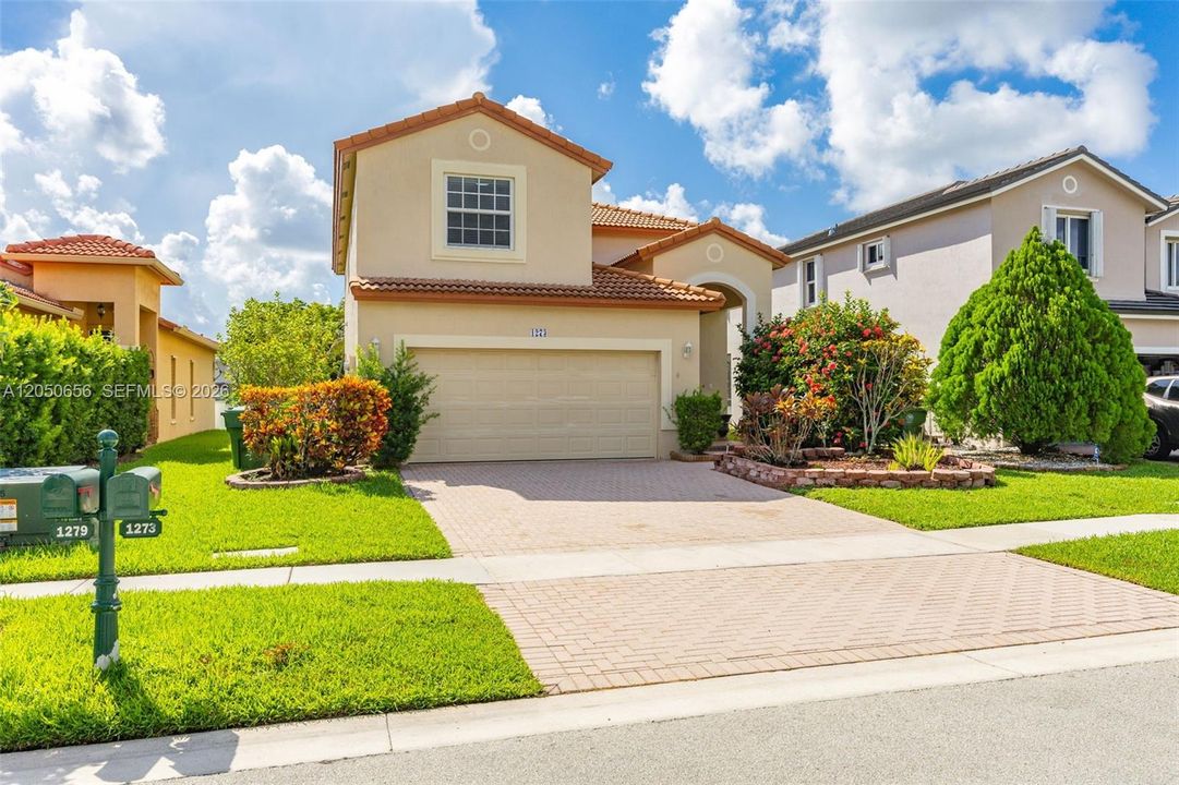 En Venta: $595,000 (3 camas, 2 baños, 2144 Pies cuadrados)