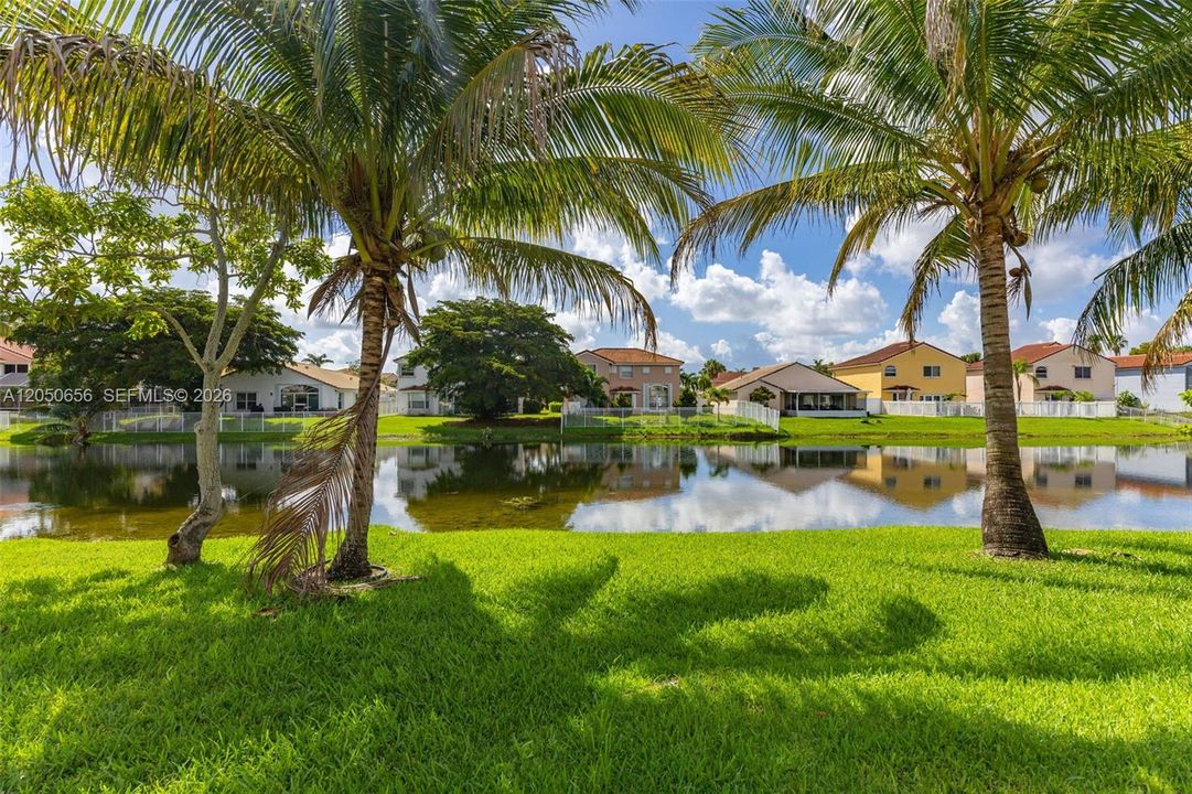 En Venta: $595,000 (3 camas, 2 baños, 2144 Pies cuadrados)