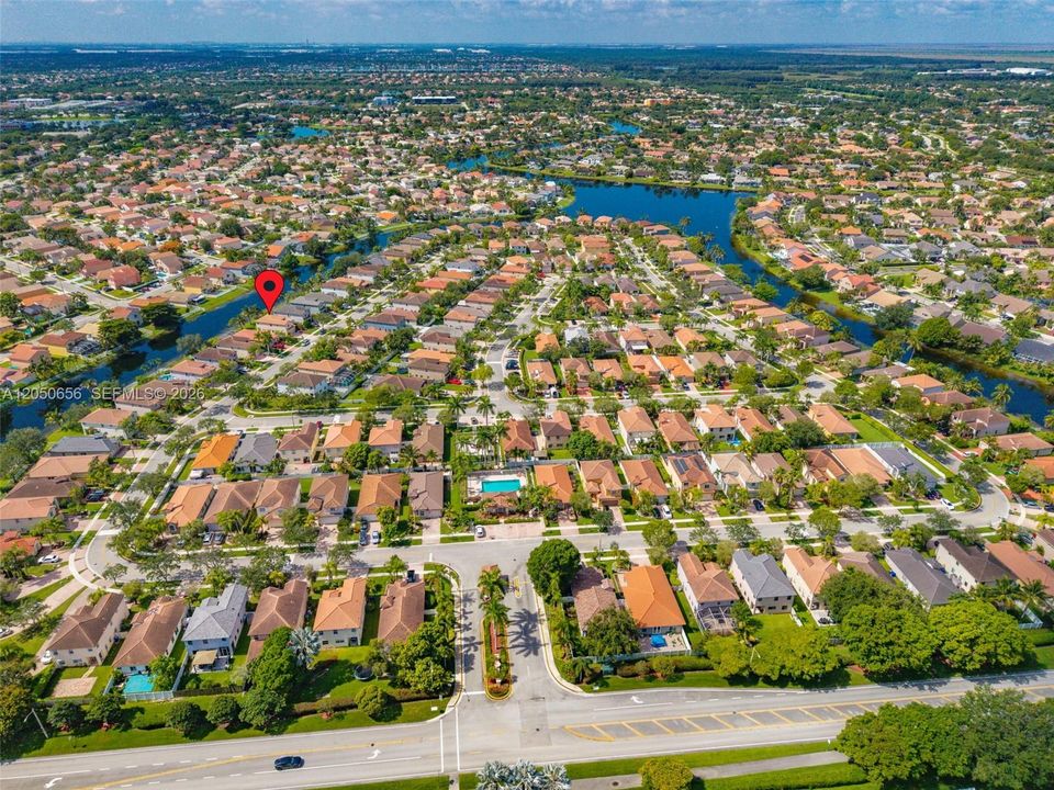 En Venta: $595,000 (3 camas, 2 baños, 2144 Pies cuadrados)