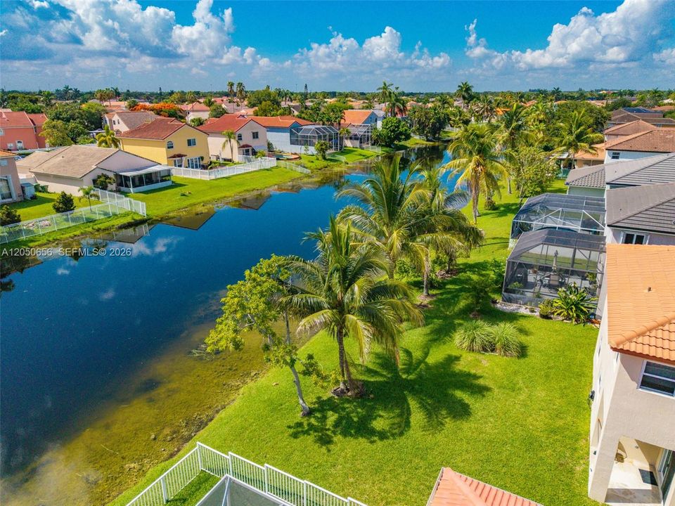 En Venta: $595,000 (3 camas, 2 baños, 2144 Pies cuadrados)