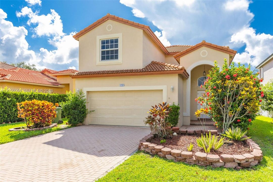 En Venta: $595,000 (3 camas, 2 baños, 2144 Pies cuadrados)
