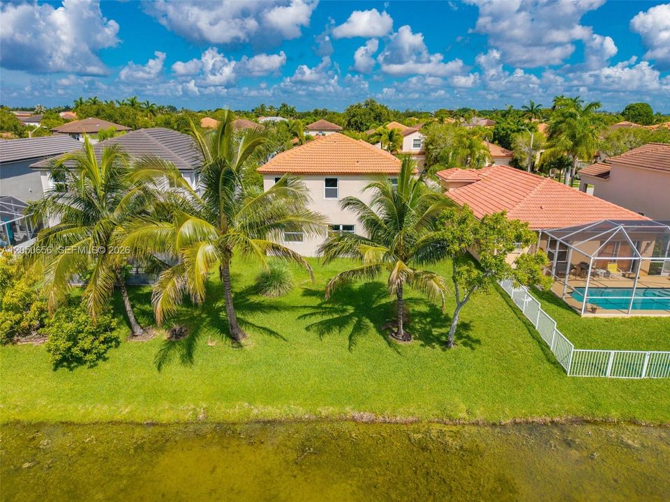 En Venta: $595,000 (3 camas, 2 baños, 2144 Pies cuadrados)