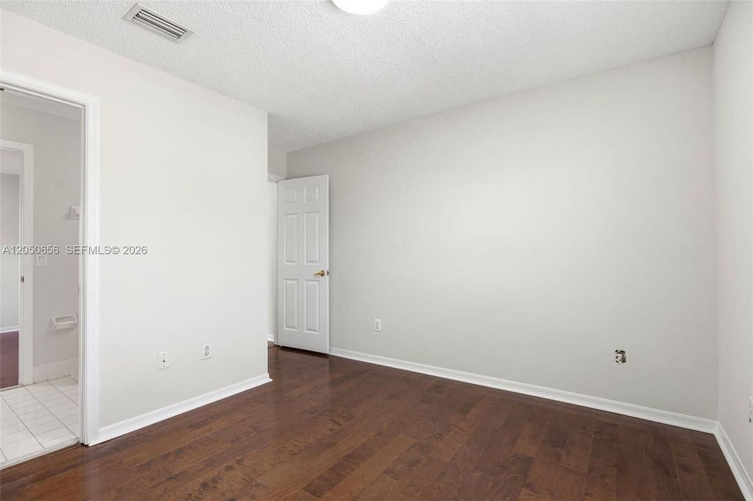 En Venta: $595,000 (3 camas, 2 baños, 2144 Pies cuadrados)