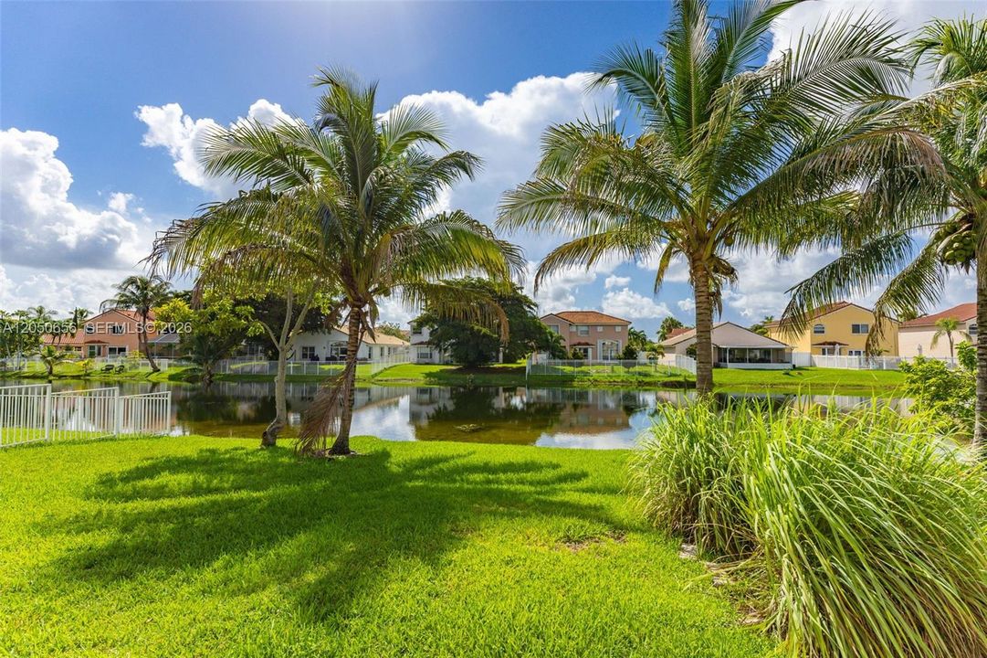 En Venta: $595,000 (3 camas, 2 baños, 2144 Pies cuadrados)