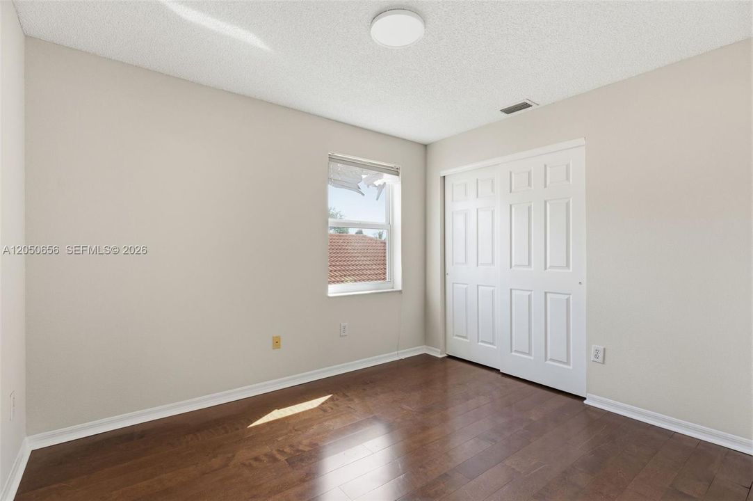 En Venta: $595,000 (3 camas, 2 baños, 2144 Pies cuadrados)