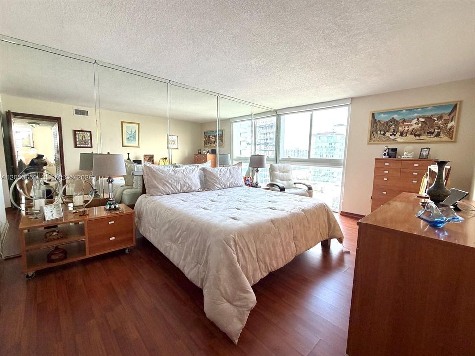 For Rent: $3,600 (2 beds, 2 baths, 1085 Square Feet)