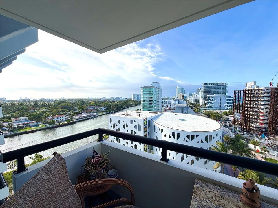 For Rent: $3,600 (2 beds, 2 baths, 1085 Square Feet)