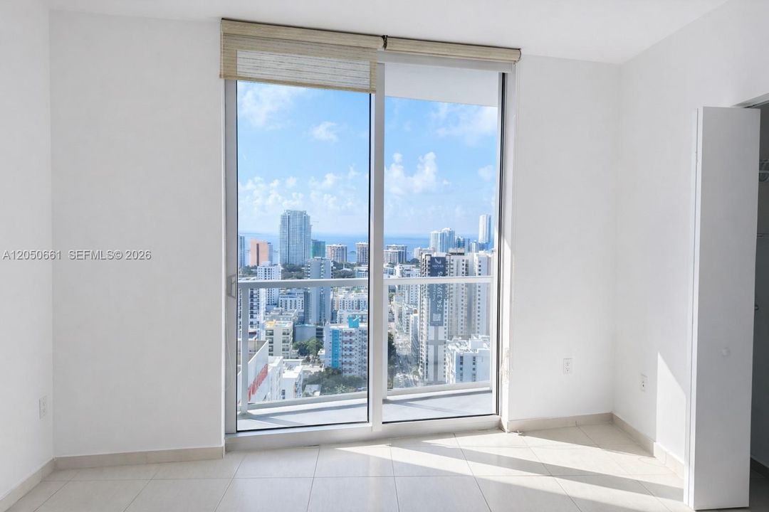 For Sale: $429,000 (1 beds, 1 baths, 848 Square Feet)