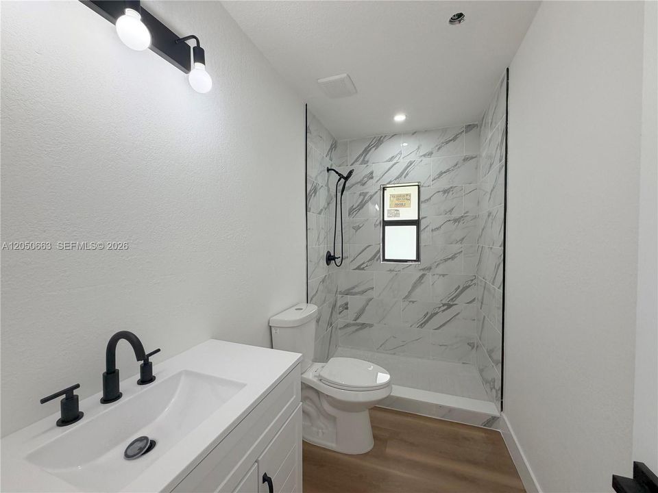 For Sale: $519,000 (3 beds, 2 baths, 952 Square Feet)