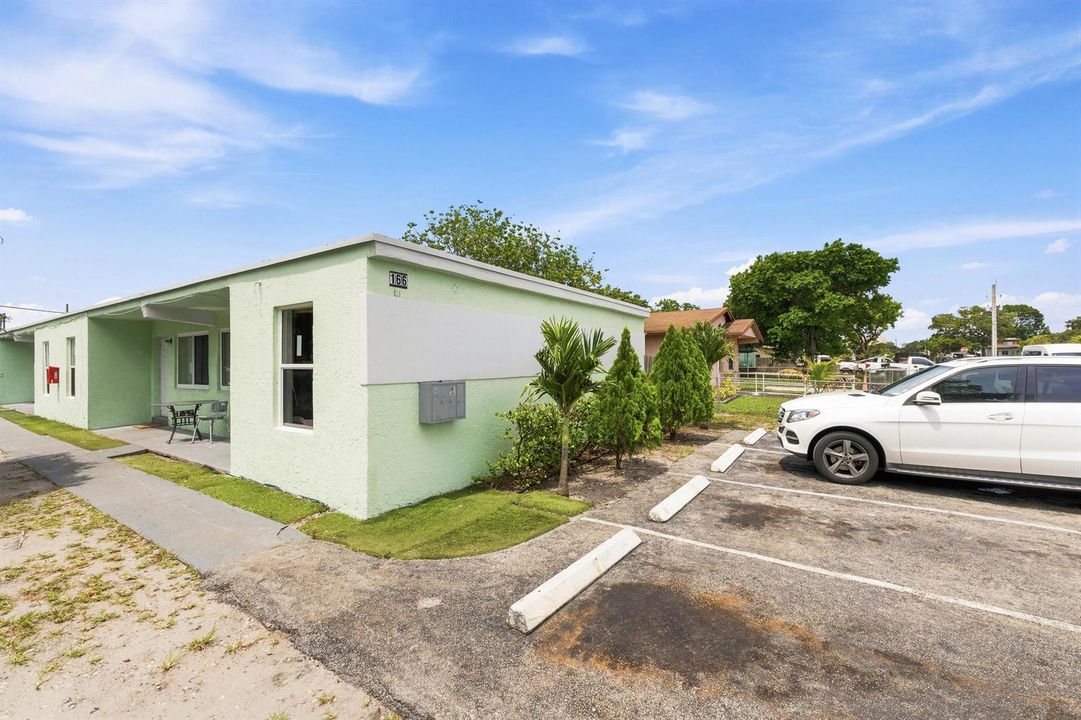 166 SW 3rd St_033