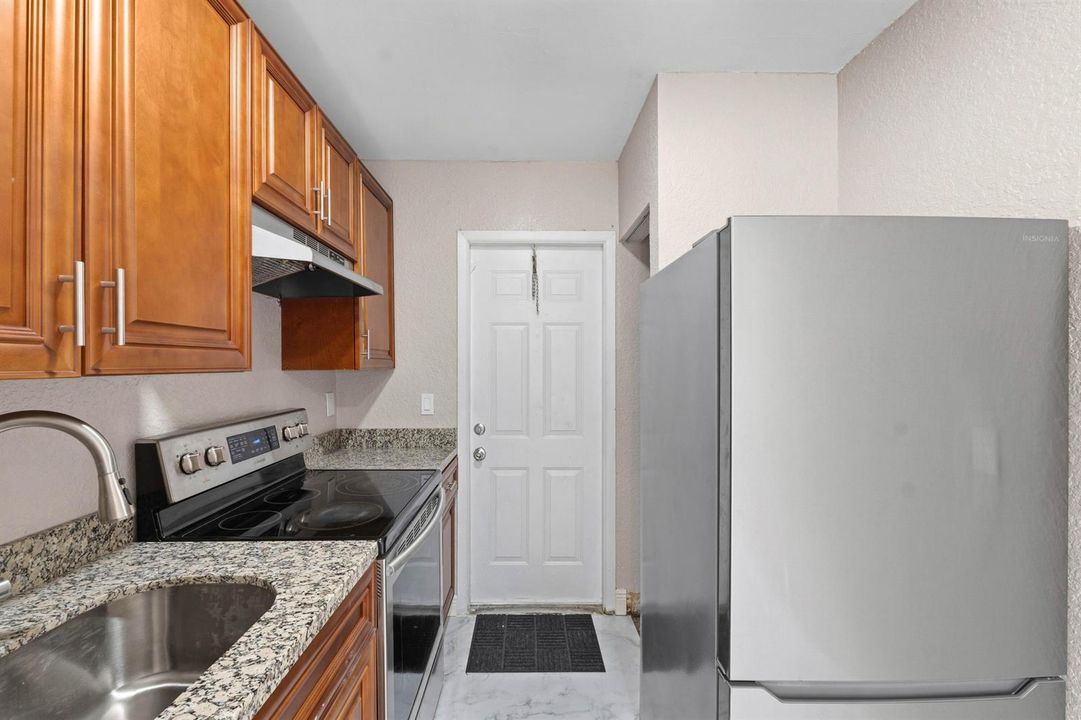 166 SW 3rd St_010