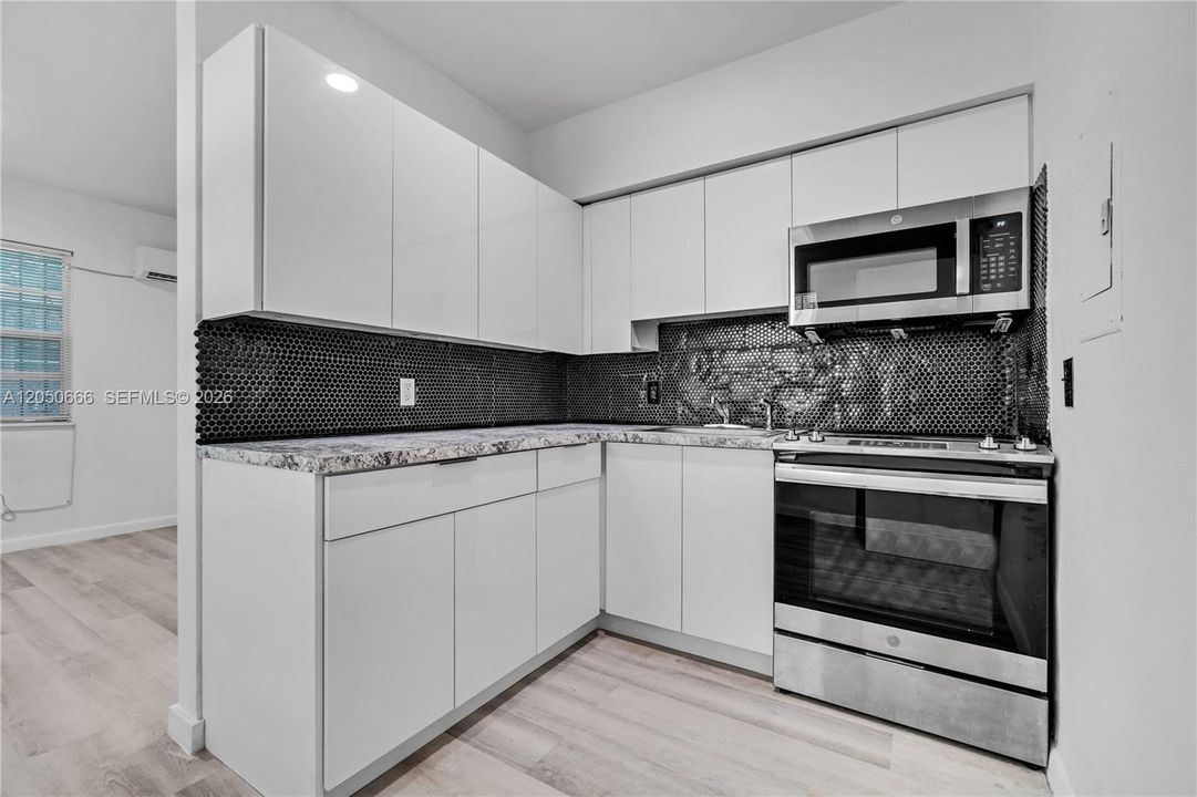 В аренду: $1,900 (1 спален, 1 ванн, 600 Квадратных фут)