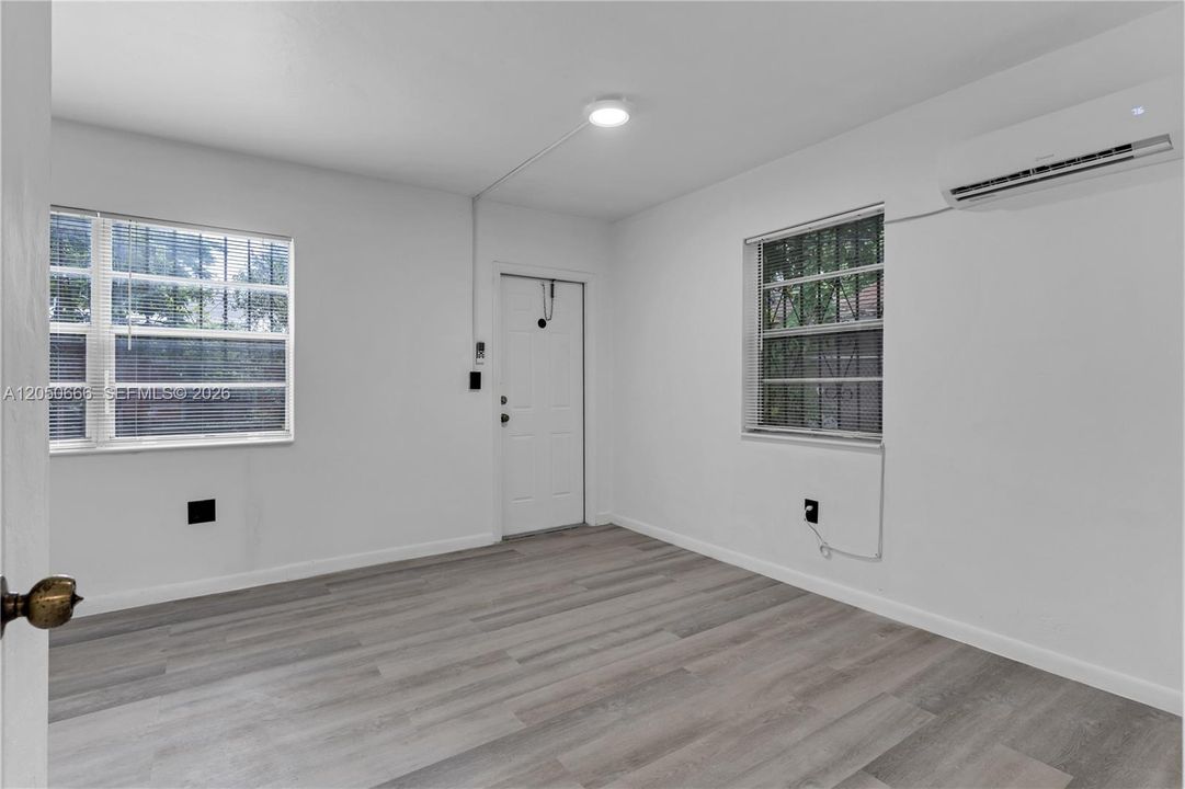 В аренду: $1,900 (1 спален, 1 ванн, 600 Квадратных фут)