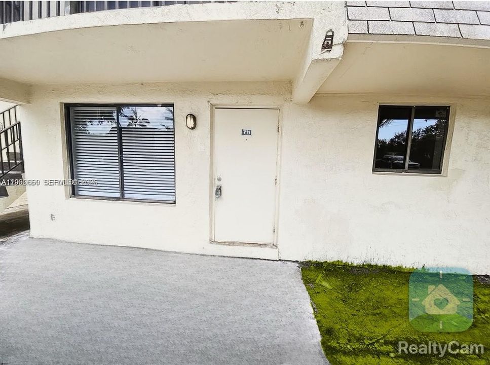For Rent: $1,599 (2 beds, 2 baths, 900 Square Feet)