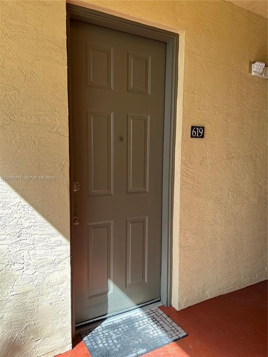 1th floor entry