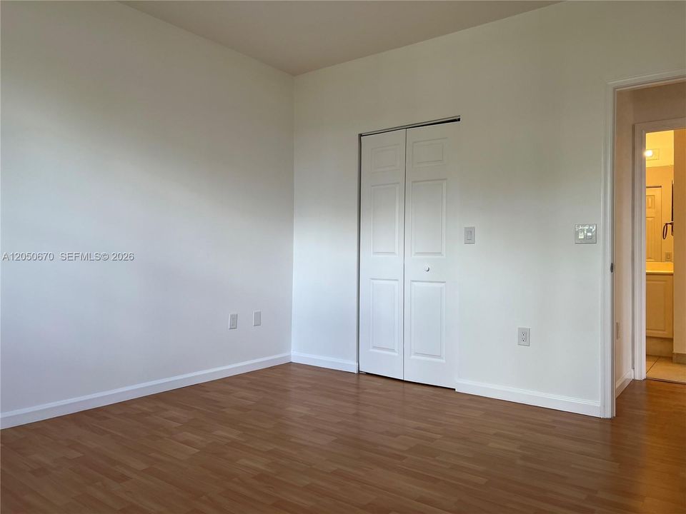 For Rent: $2,150 (1 beds, 1 baths, 723 Square Feet)