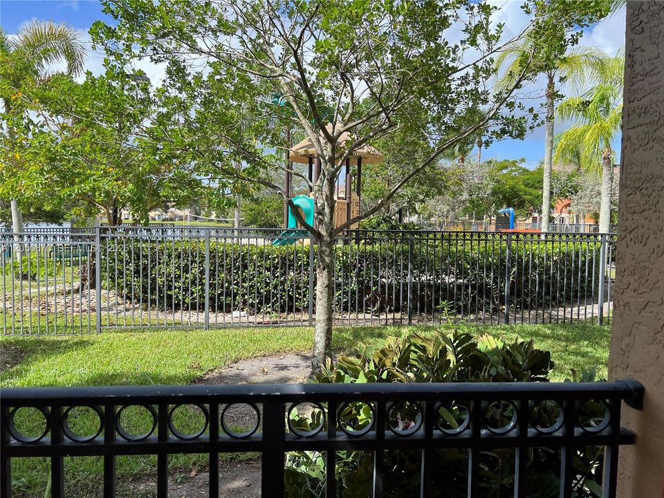 For Rent: $2,150 (1 beds, 1 baths, 723 Square Feet)