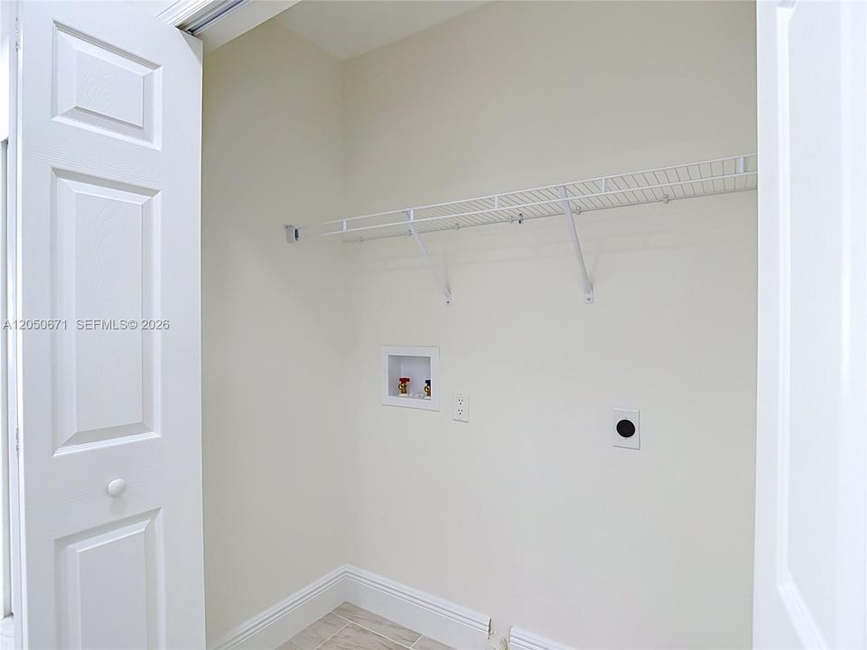 На продажу: $449,000 (3 спален, 2 ванн, 1546 Квадратных фут)