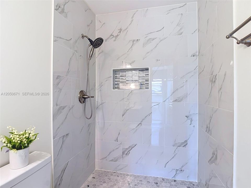 На продажу: $449,000 (3 спален, 2 ванн, 1546 Квадратных фут)
