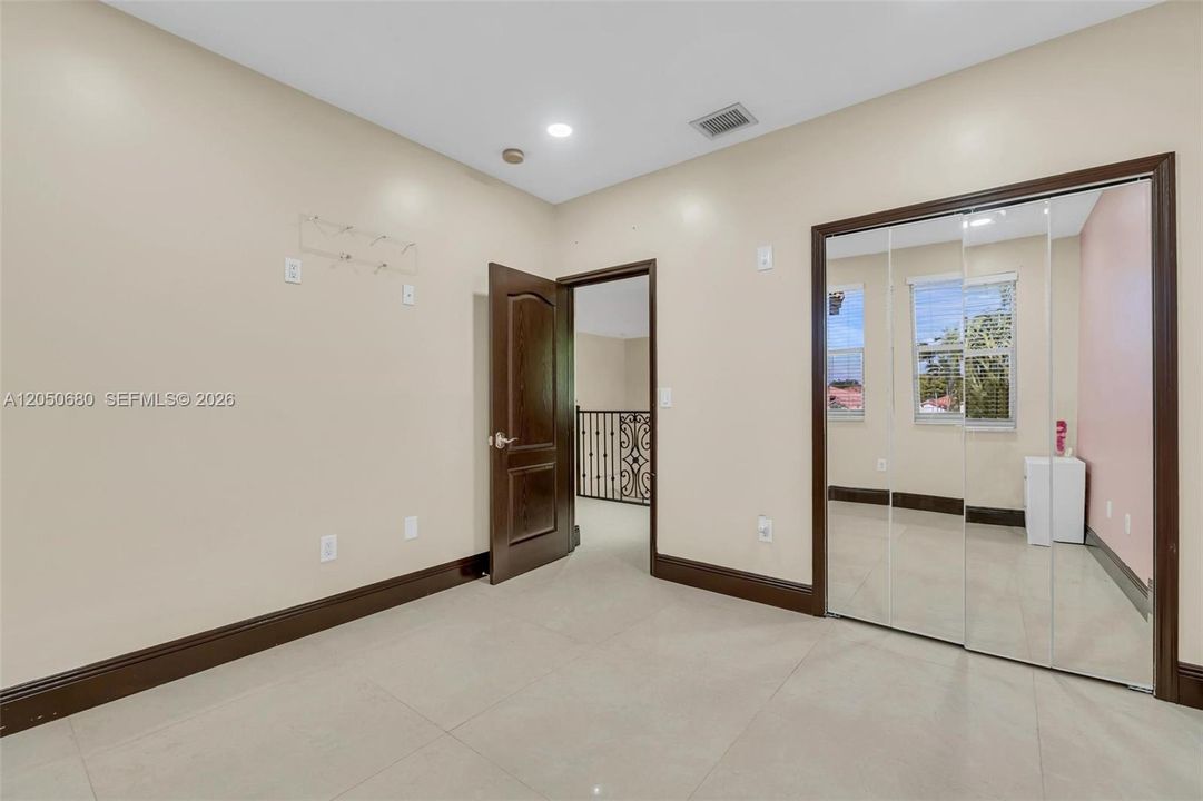 На продажу: $875,000 (4 спален, 3 ванн, 2693 Квадратных фут)